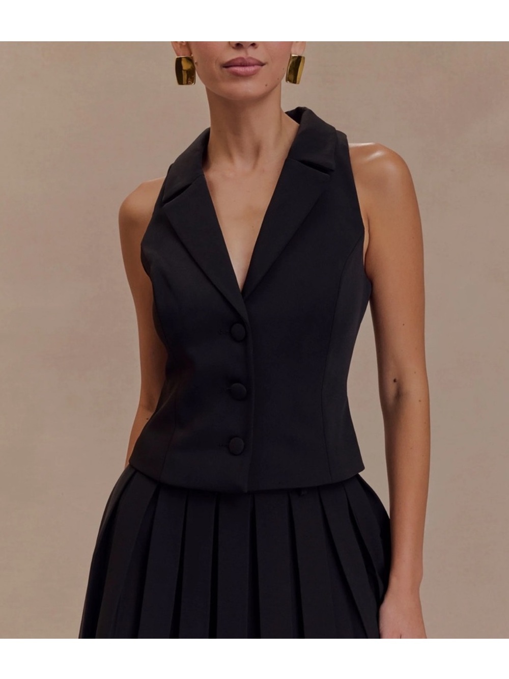 Meshki Black Sleeveless Buttoned Tailored Vest
